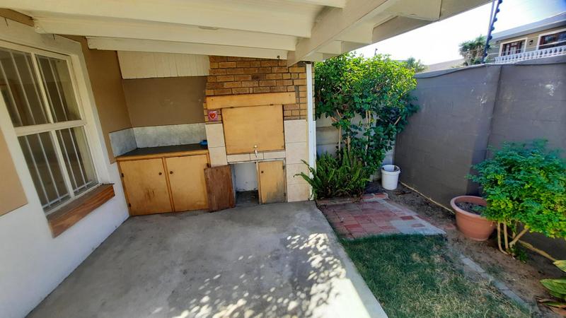 2 Bedroom Property for Sale in Gordons Bay Western Cape